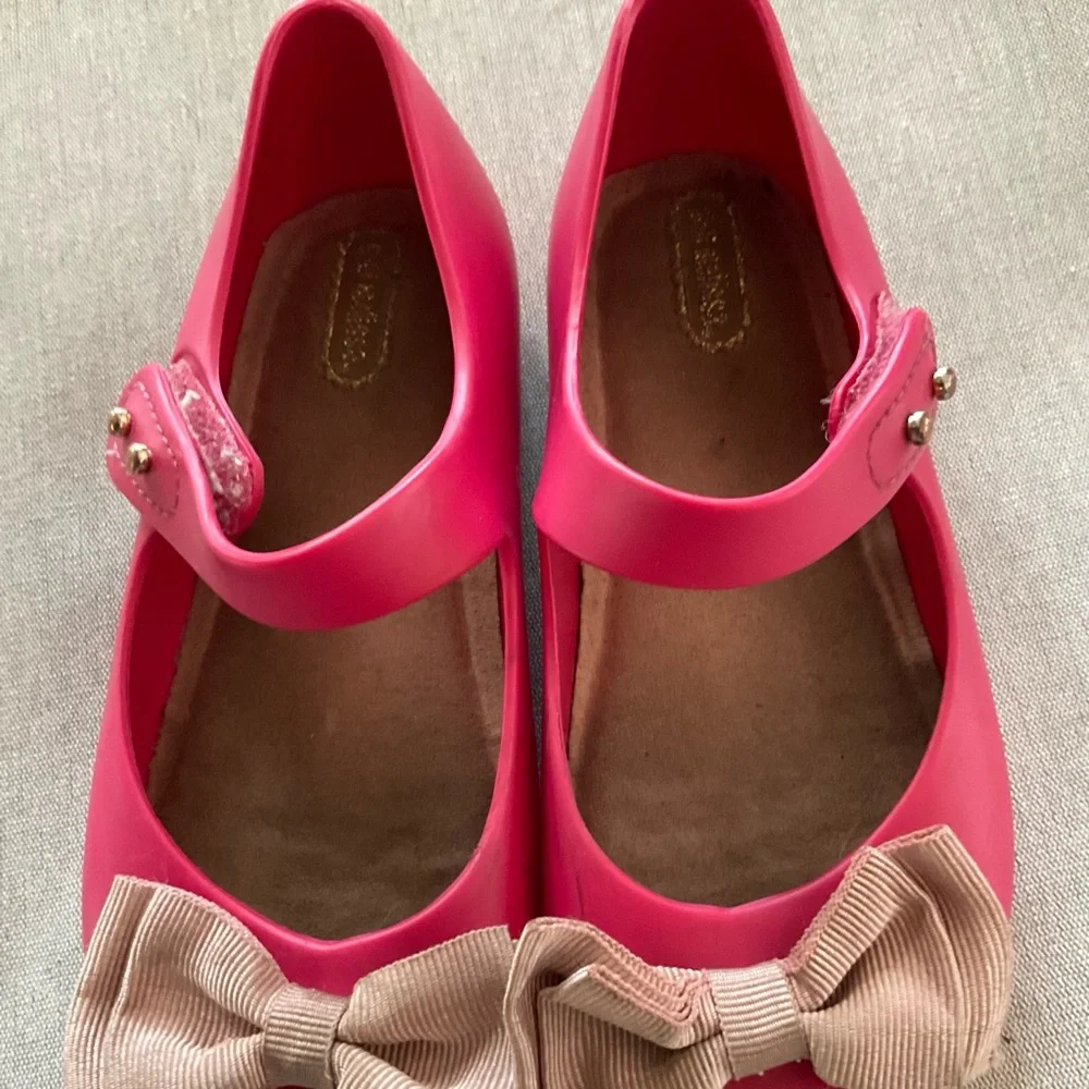 GUC Mini Melissa Pink Mary Jane Shoes with Pink Fabric Bows! - Picture 2 of 11